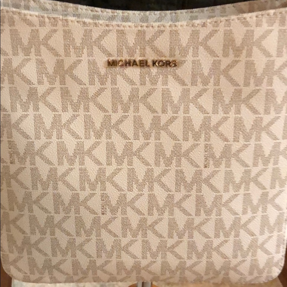 New Michael Kors Jet Set Logo Messenger